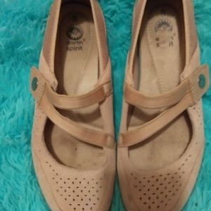 Size 8 Cream Earth Spirit Shoes